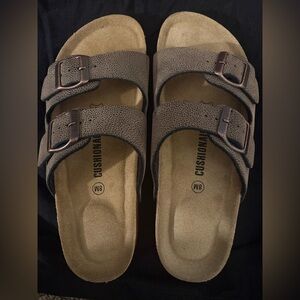 Cushionaire Women's Brown Sandals